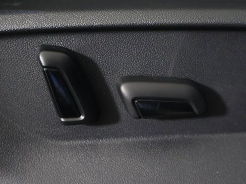 New 2024 Volkswagen Atlas Cross Sport SEL R-Line image 37