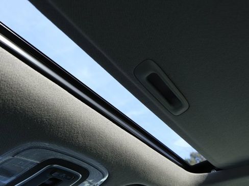 Used 2025 Hyundai Elantra SEL image 21