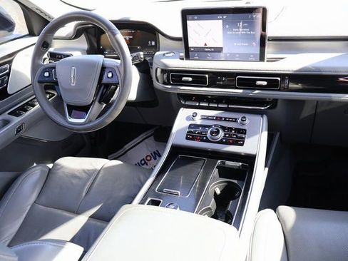 Used 2020 Lincoln Aviator Reserve w/ Equipment Group 201A image 17