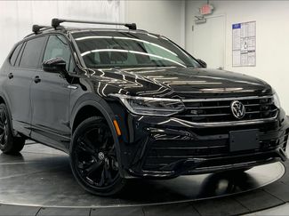 Used 2023 Volkswagen Tiguan SE R-Line image 1
