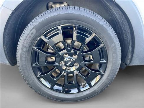 Used 2022 Kia Telluride EX w/ EX Premium Package image 26