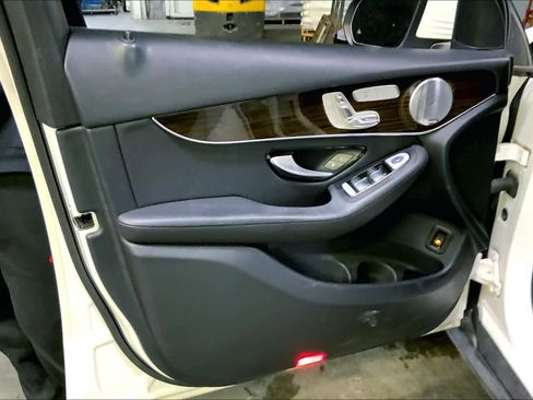 Used 2017 Mercedes-Benz GLC 300 GLC 300 image 21