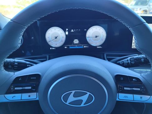 Used 2024 Hyundai Elantra SEL w/ Convenience Package image 21