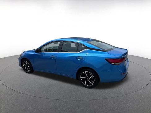 Used 2025 Nissan Sentra SV FWD image 10