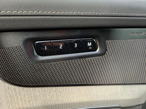 New 2025 Volvo XC90 T8 Ultra w/ Protection Package Premier image 10