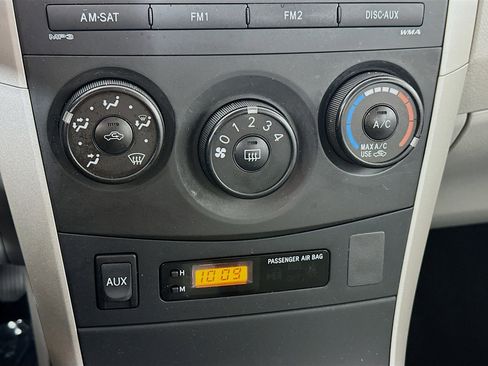 Used 2010 Toyota Corolla LE image 14