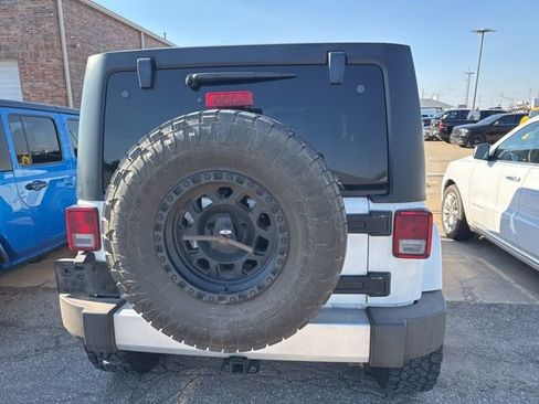 Used 2015 Jeep Wrangler Unlimited Sahara w/ Max Tow Package image 5