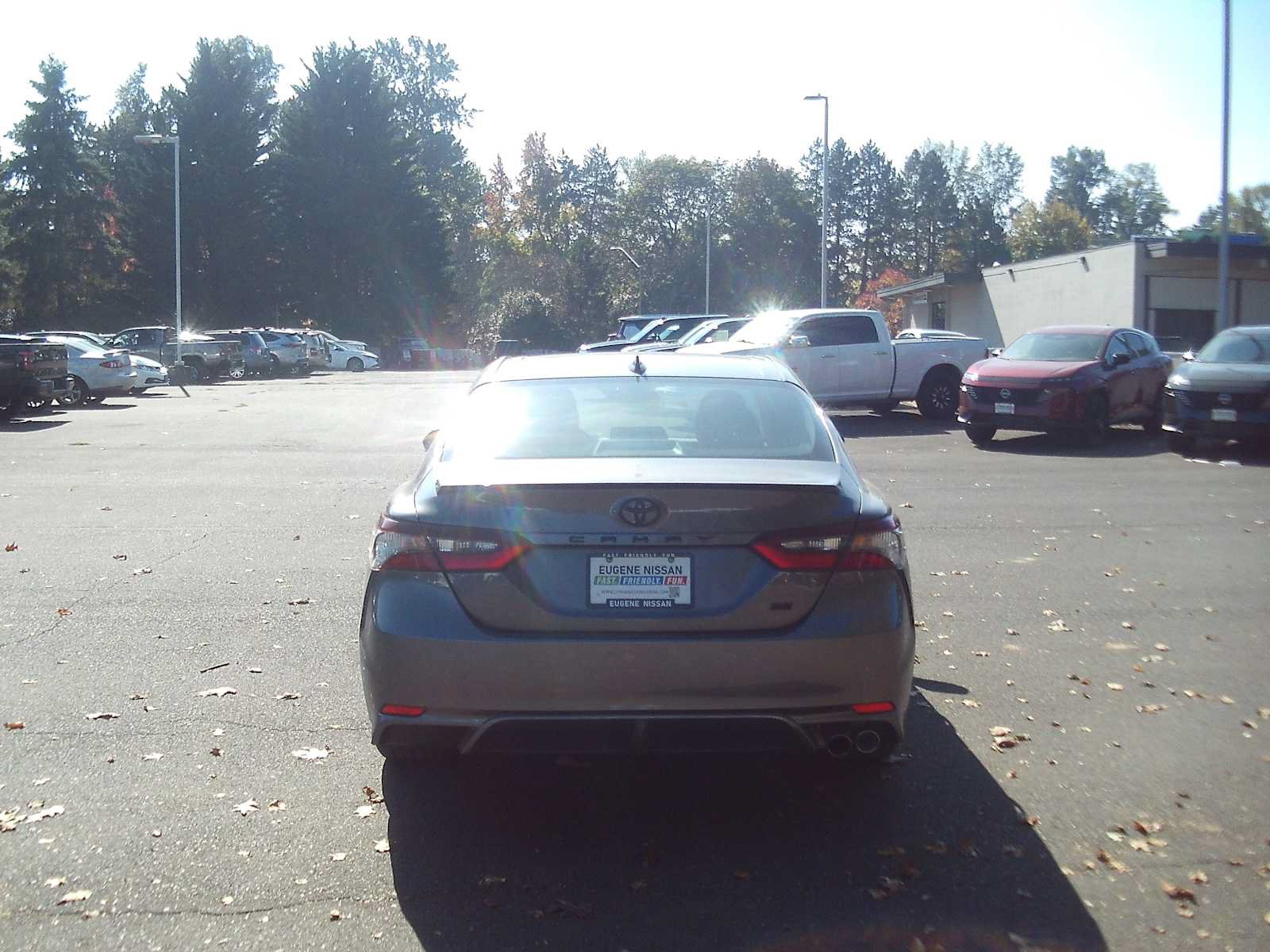 Used 2023 Toyota Camry SE w/ Protection Package (Q2) (TMS) FWD image 4