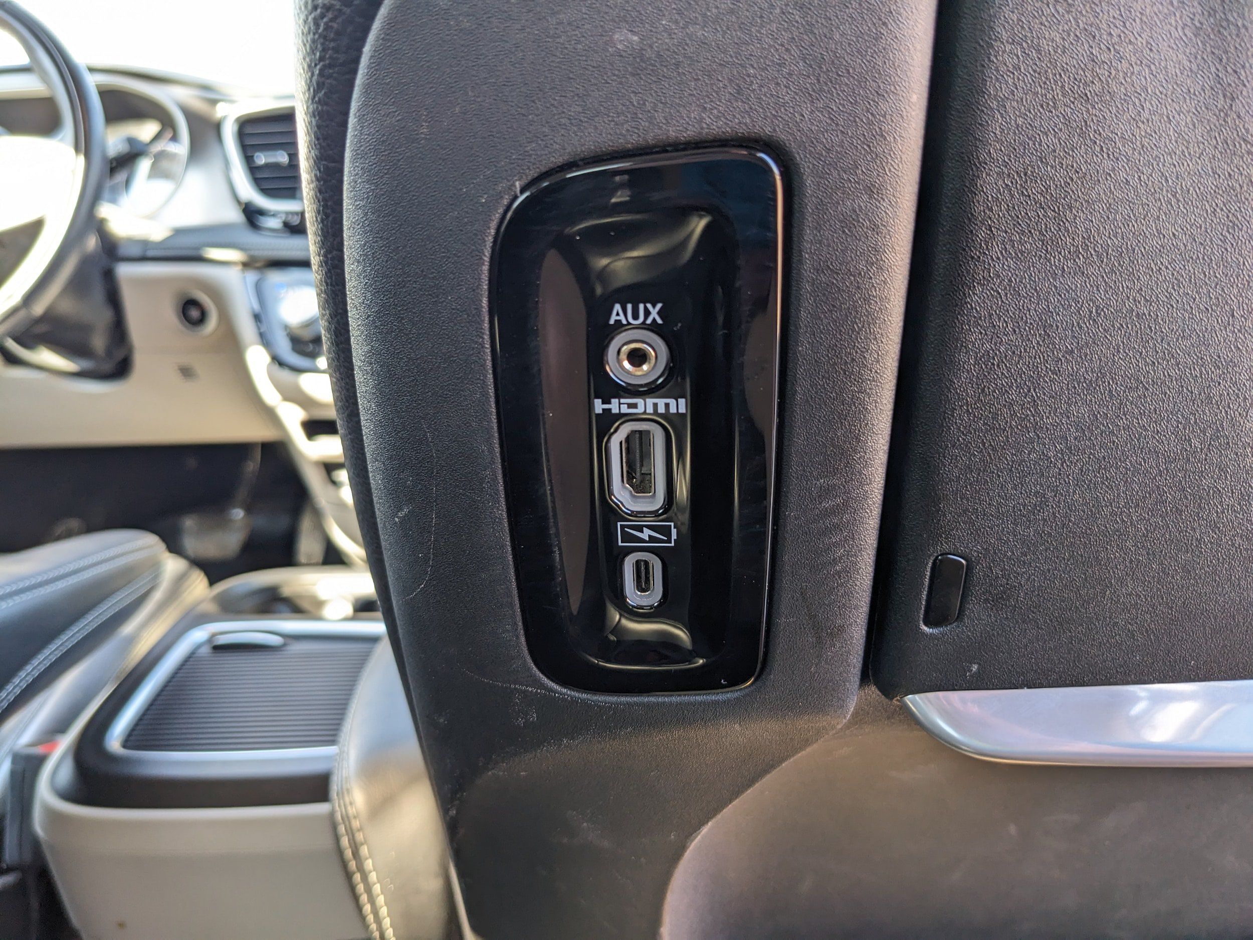 Used 2022 Chrysler Pacifica Touring-L w/ Uconnect Theater Family Group AWD/4WD image 44