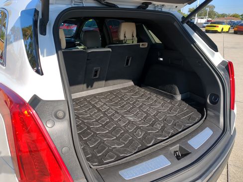 Used 2017 Cadillac XT5 Luxury w/ Driver Awareness Package image 11