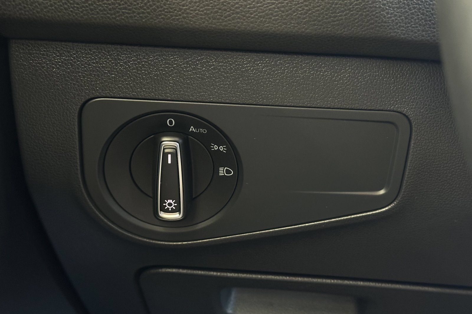 Used 2024 Volkswagen Tiguan SE FWD image 26