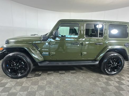 Used 2023 Jeep Wrangler Unlimited Sahara w/ Cold Weather Group AWD/4WD image 7