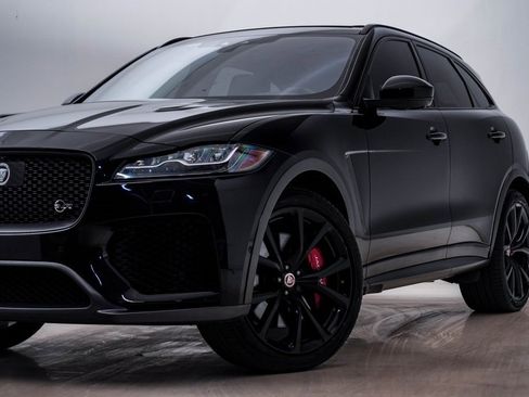 Used 2020 Jaguar F-PACE SVR image 2