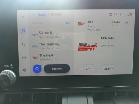 Used 2023 Toyota RAV4 LE image 28