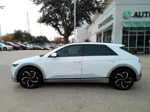 Used 2024 Hyundai Ioniq 5 Limited image 15