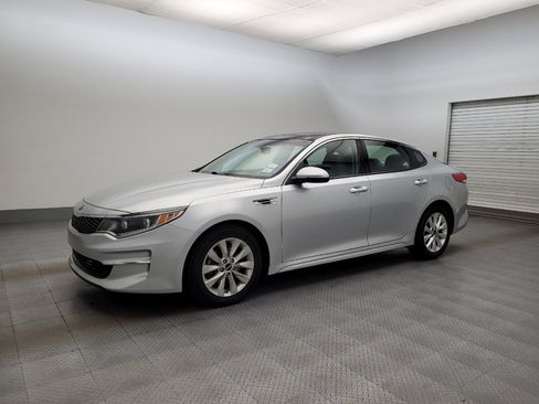 Used 2016 Kia Optima EX w/ Premium Package image 2