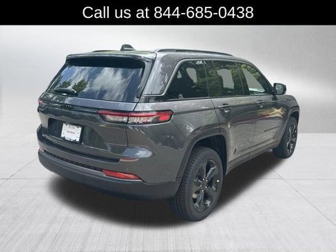 New 2026 Jeep Grand Cherokee Limited w/ Limited Altitude Package AWD/4WD image 5