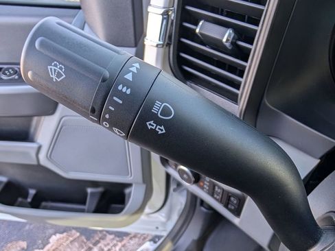 Used 2025 Ford F450 XLT w/ FX4 Off-Road Package image 31