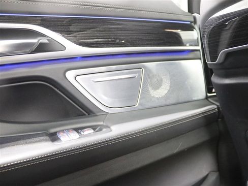 Used 2020 BMW 750i xDrive w/ Executive Package image 22