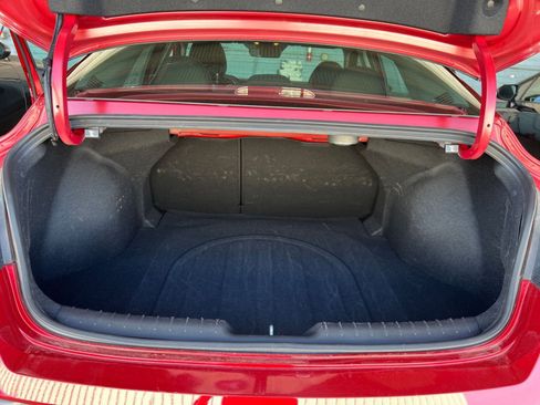 Used 2025 Hyundai Elantra Limited image 31