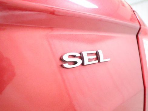 Used 2011 Ford Fusion SEL w/ 302A Rapid Spec Order Code image 21