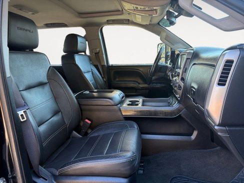 Used 2016 GMC Sierra 2500 Denali w/ Duramax Plus Package image 6
