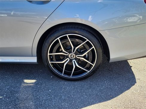 Used 2022 Mercedes-Benz E 350 Sedan image 8