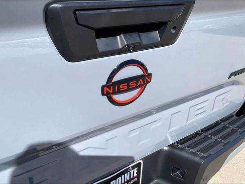 Used 2024 Nissan Frontier PRO-4X w/ Pro Convenience Package image 30