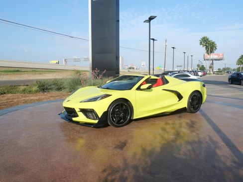 Used 2024 Chevrolet Corvette Stingray Convertible w/ 1LT image 5