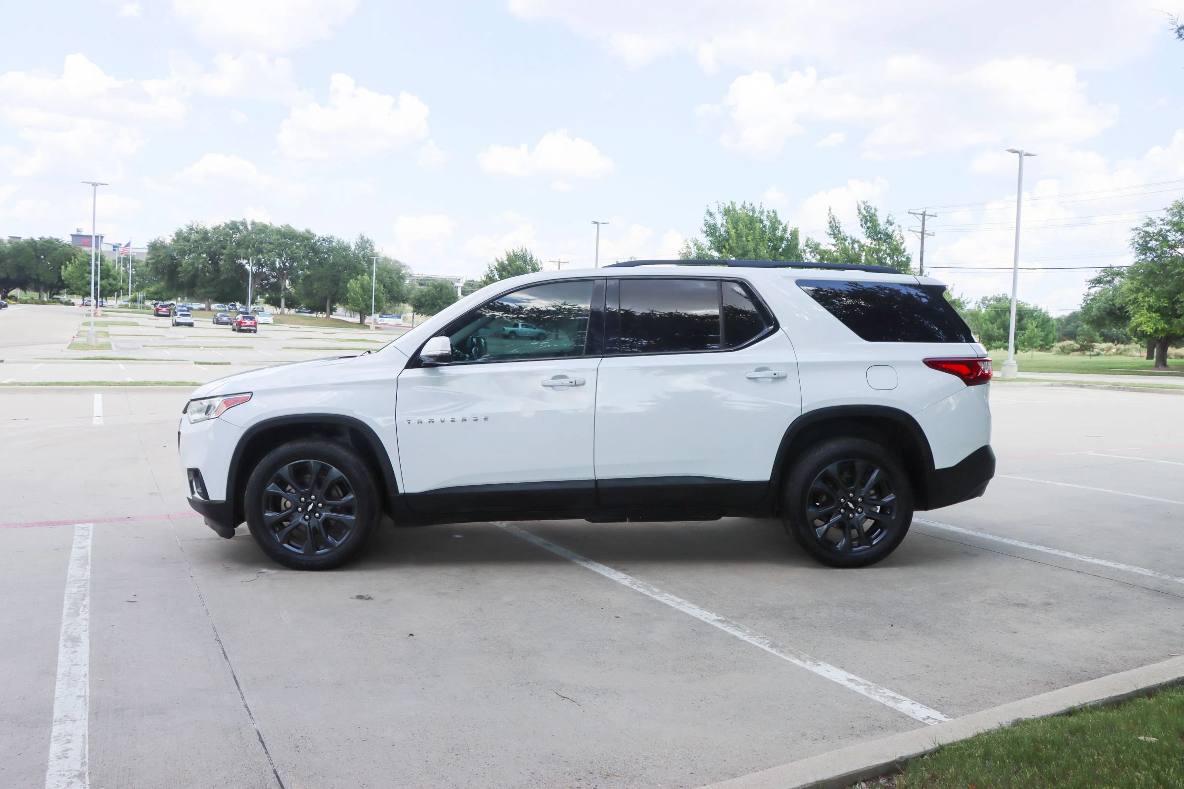 Used 2020 Chevrolet Traverse RS w/ LPO, Floor Liner Package FWD image 4