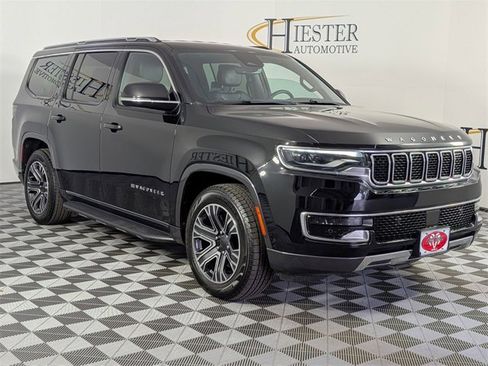 Used 2022 Jeep Wagoneer Series III w/ Rear Seat Video Group 1 image 2