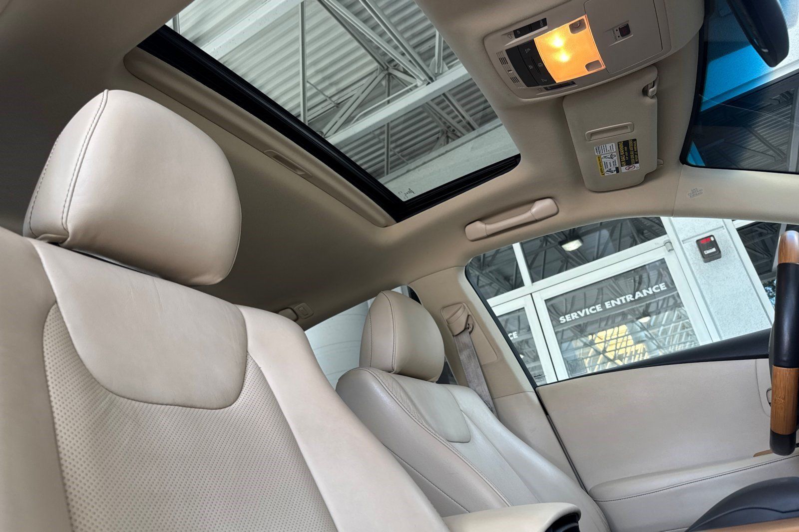 Used 2015 Lexus RX 450h AWD image 21