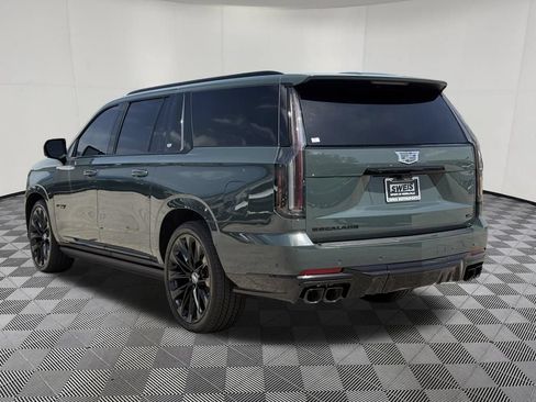 Used 2026 Cadillac Escalade ESV V w/ LPO, ONYX Package AWD/4WD image 9