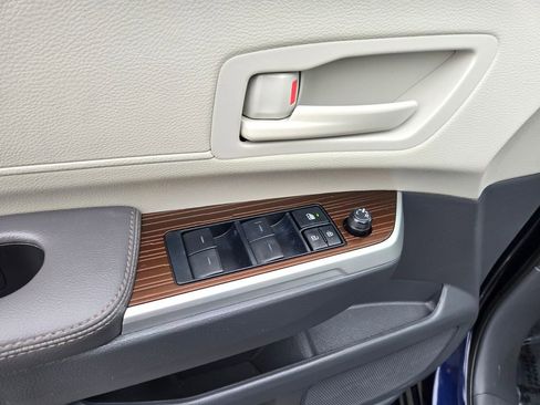 Used 2024 Toyota Sienna LE image 18