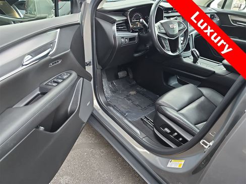 Used 2019 Cadillac XT5 Luxury image 10