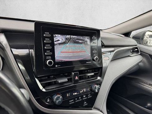 Used 2024 Toyota Camry SE image 14