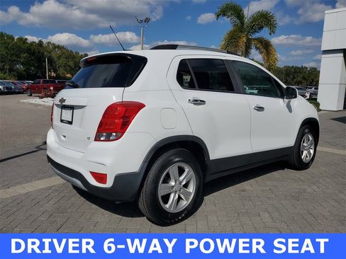 Used 2018 Chevrolet Trax LT w/ LT Convenience Package image 4