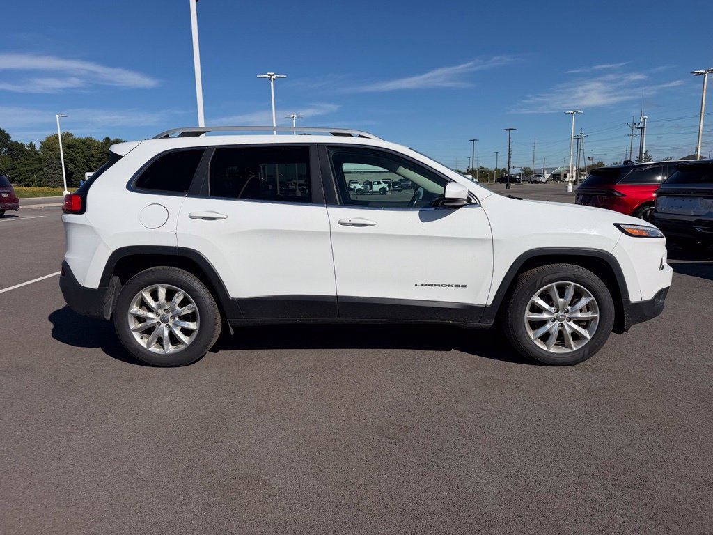 Used 2016 Jeep Cherokee Limited AWD/4WD image 5
