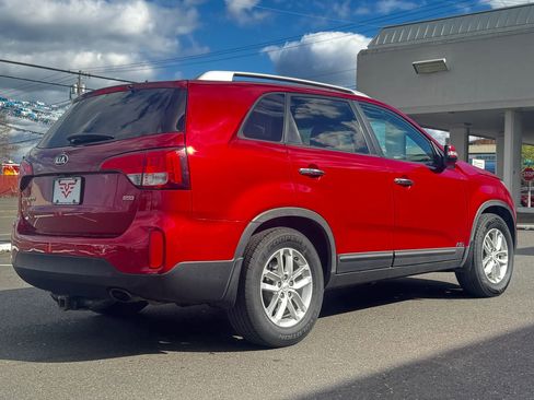 Used 2015 Kia Sorento LX image 5