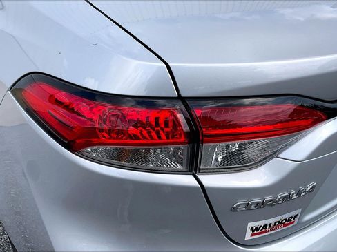 Used 2024 Toyota Corolla LE FWD image 33
