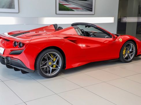 Certified 2022 Ferrari F8 Tributo RWD image 5