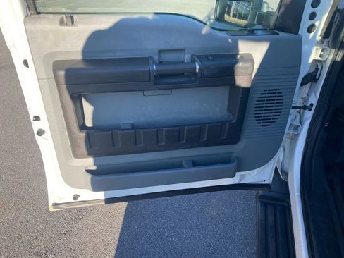 Used 2015 Ford F250 XL w/ Power Equipment Group image 9