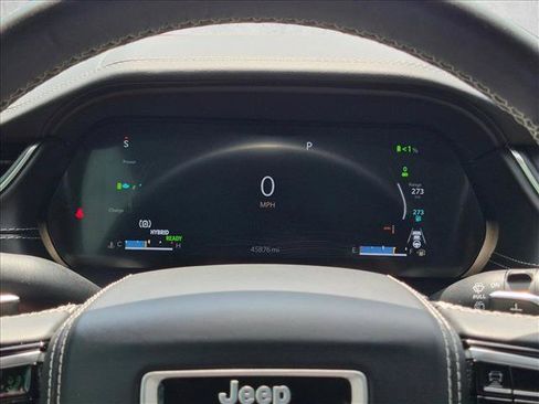 Used 2022 Jeep Grand Cherokee Overland w/ Advanced Protech Group III AWD/4WD image 11