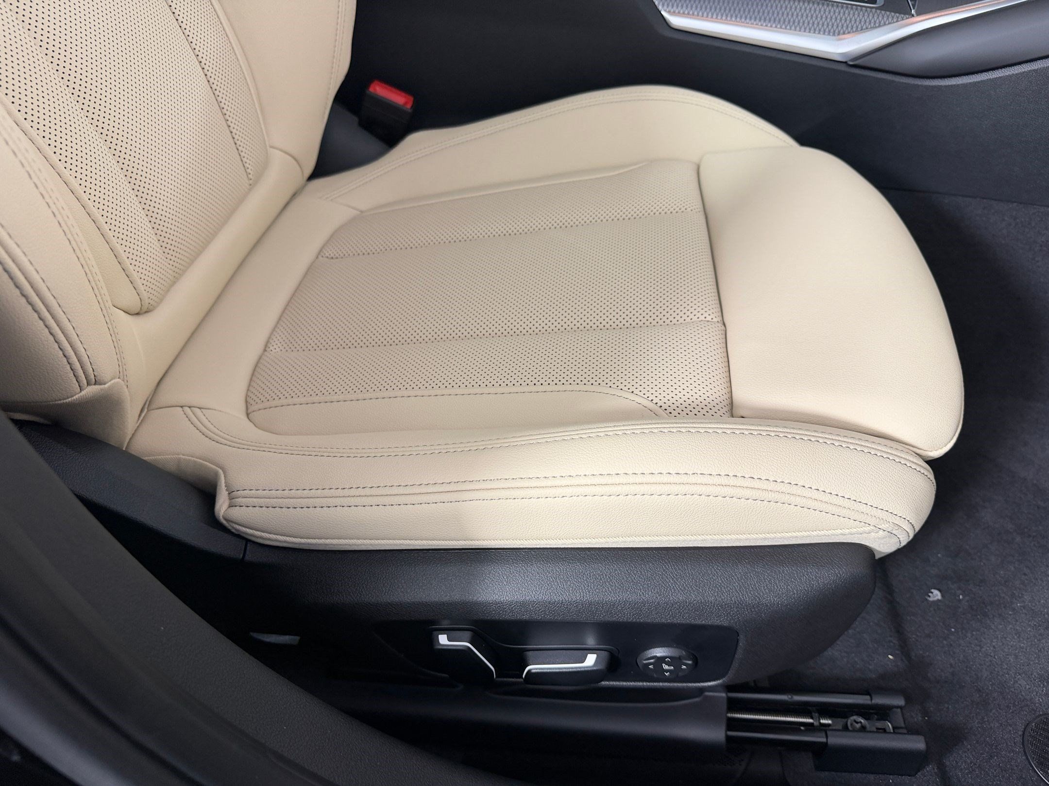 Used 2026 BMW 330i Sedan w/ Premium Package RWD image 34
