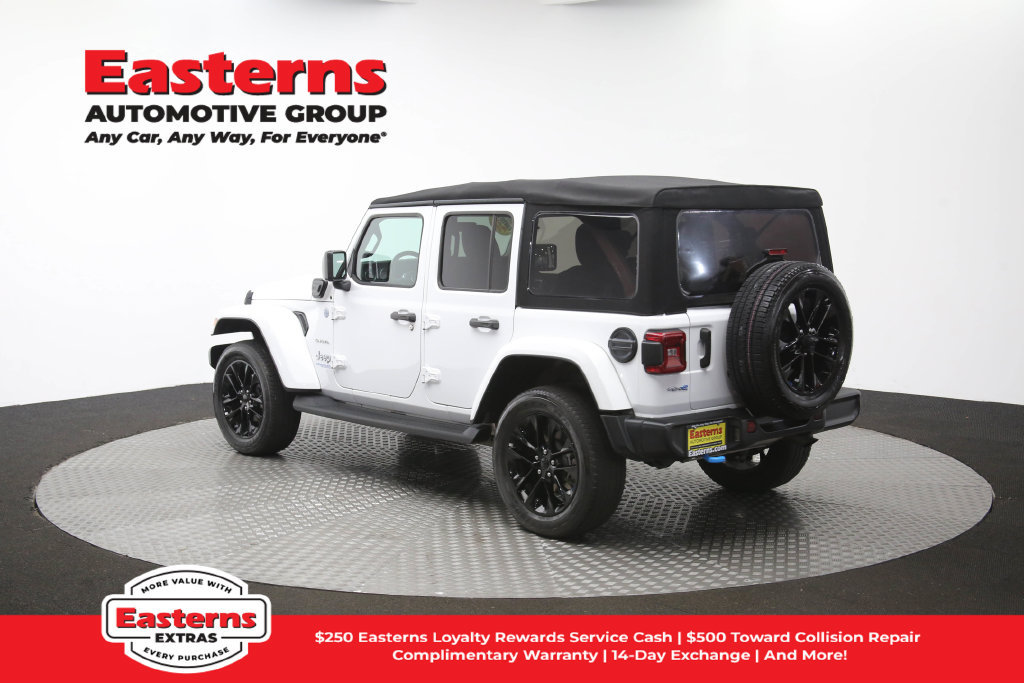Used 2022 Jeep Wrangler Unlimited Sahara w/ Cold Weather Group AWD/4WD image 66