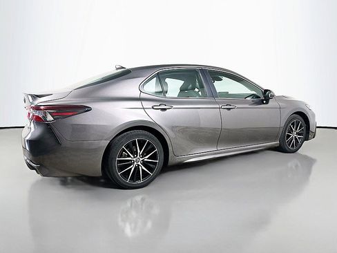 Used 2022 Toyota Camry SE image 7