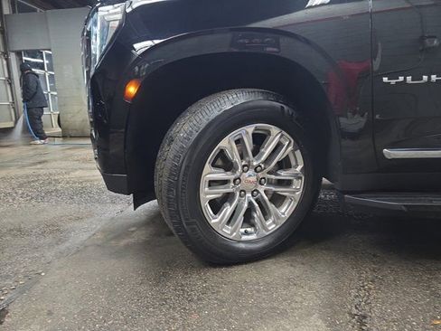 Used 2023 GMC Yukon SLT w/ SLT Premium Package image 33