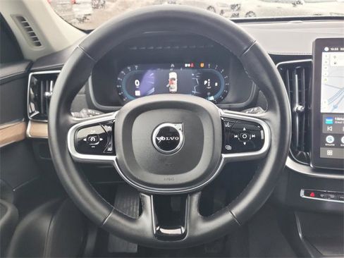 Used 2025 Volvo XC90 B6 Plus image 30