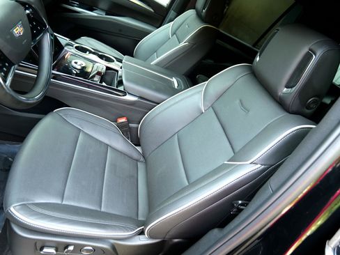 Used 2025 Cadillac Escalade Sport image 12