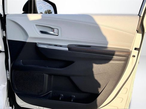 Used 2021 Toyota Sienna XSE image 29